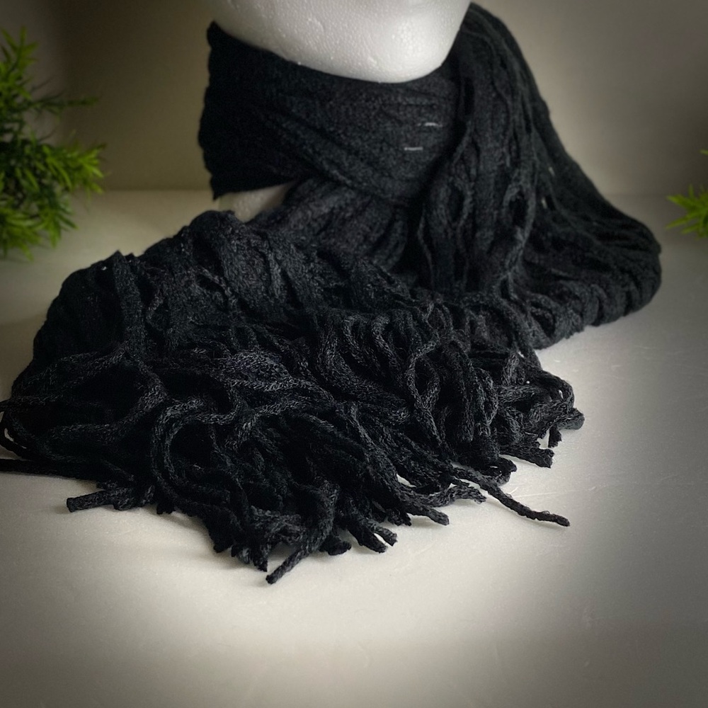 Modernly Chic Black Scarf